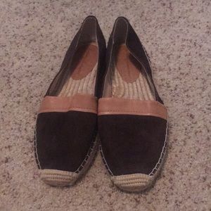Cute Tommy Bahama flats